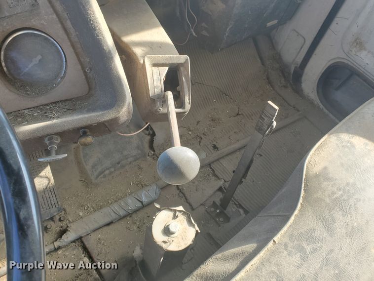 image for item DG8422 1981 Ford L8000  dump truck