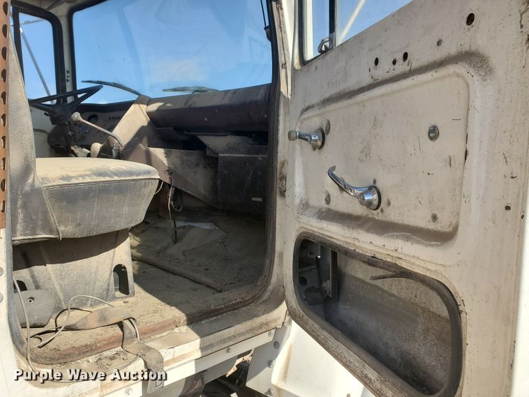 image for item DG8422 1981 Ford L8000  dump truck