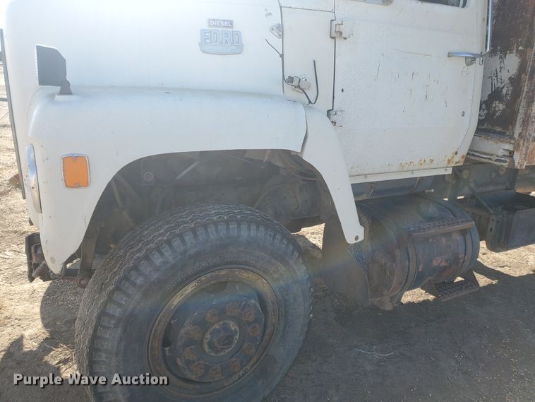 image for item DG8422 1981 Ford L8000  dump truck