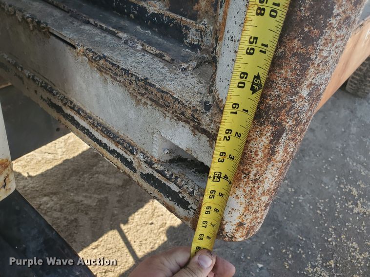 image for item DG8422 1981 Ford L8000  dump truck