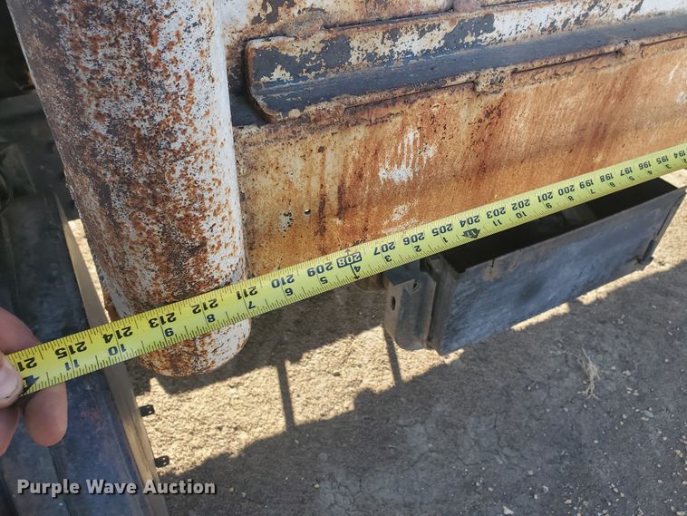 image for item DG8422 1981 Ford L8000  dump truck