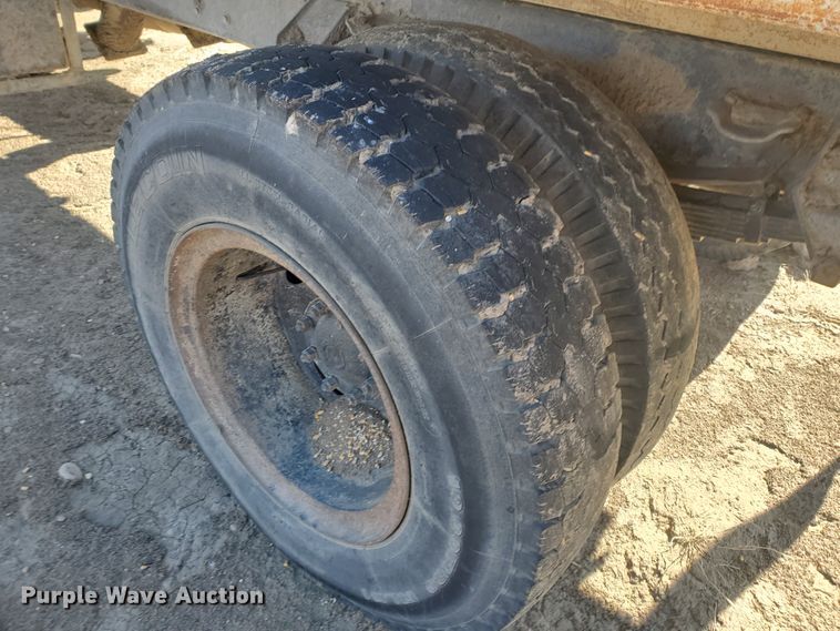 image for item DG8422 1981 Ford L8000  dump truck