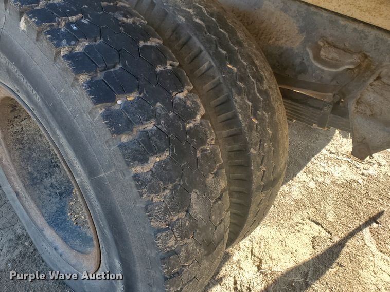 image for item DG8422 1981 Ford L8000  dump truck