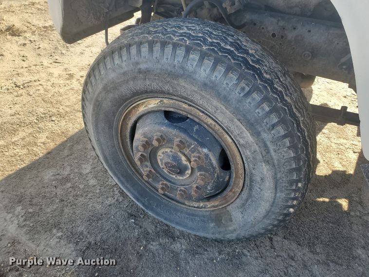 image for item DG8422 1981 Ford L8000  dump truck