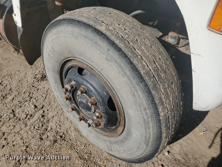 image for item DG8422 1981 Ford L8000  dump truck