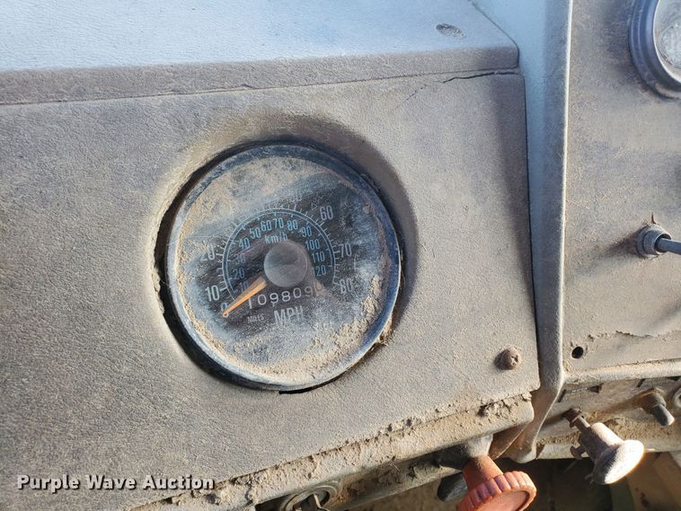 image for item DG8424 1977 Mack R686ST  dump truck