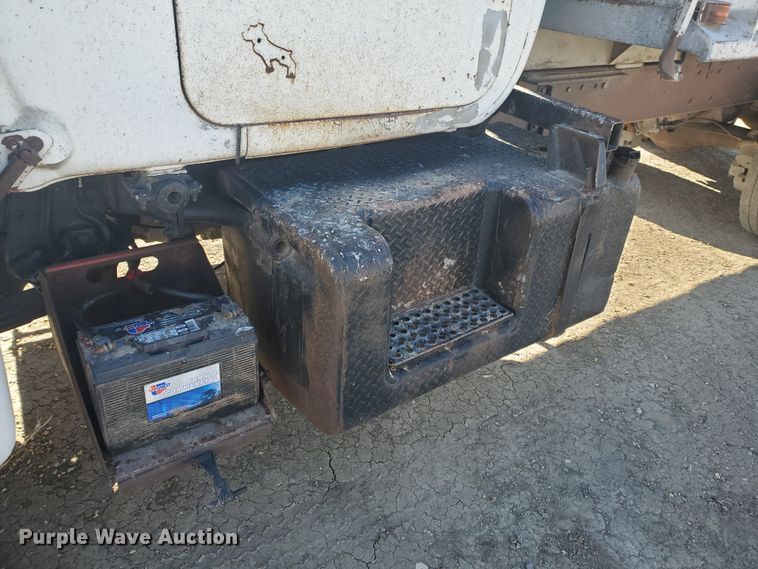 image for item DG8424 1977 Mack R686ST  dump truck