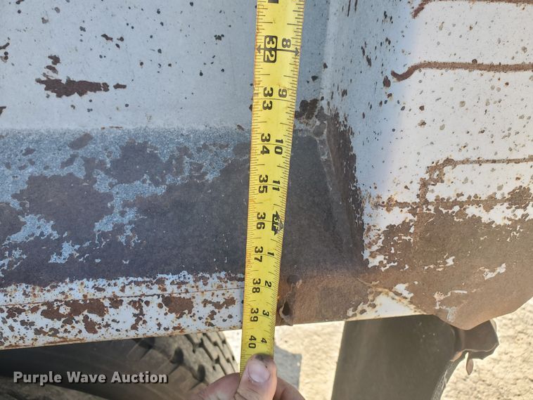 image for item DG8424 1977 Mack R686ST  dump truck