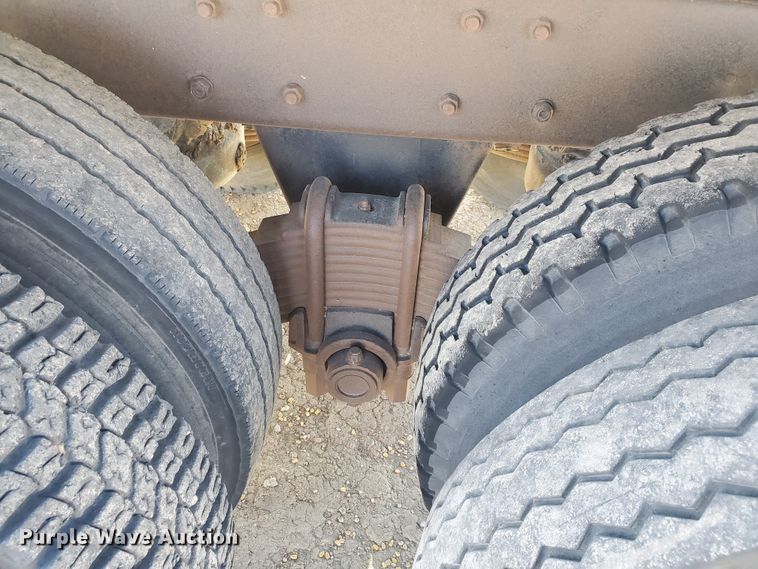 image for item DG8424 1977 Mack R686ST  dump truck