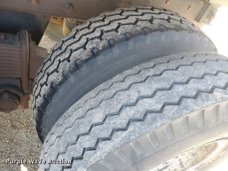 image for item DG8424 1977 Mack R686ST  dump truck