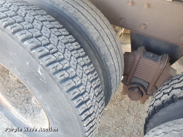 image for item DG8424 1977 Mack R686ST  dump truck