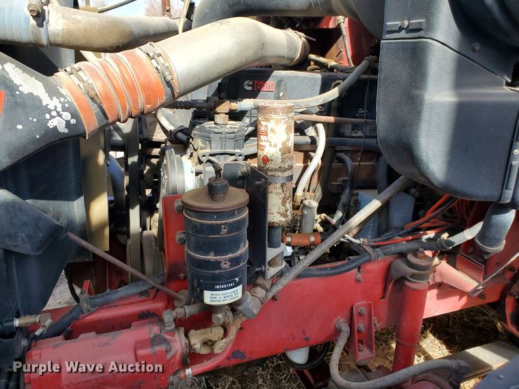 image for item DG8431 1995 International 9200  silage truck