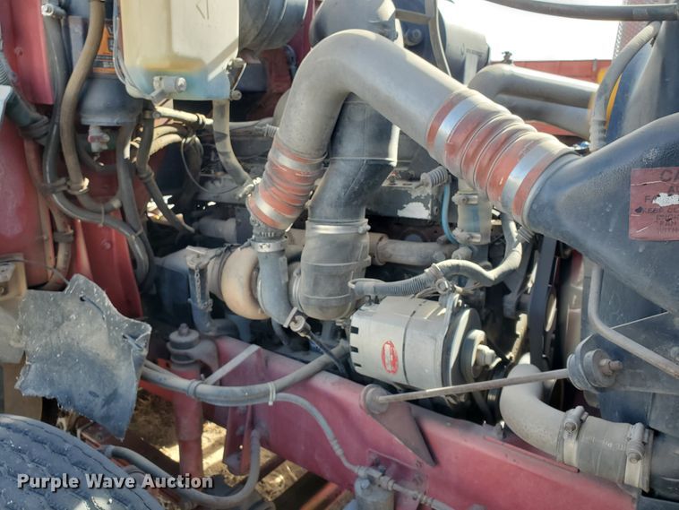 image for item DG8431 1995 International 9200  silage truck