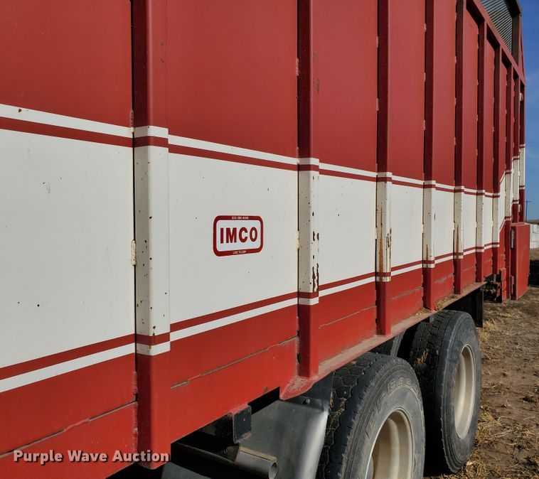 image for item DG8431 1995 International 9200  silage truck