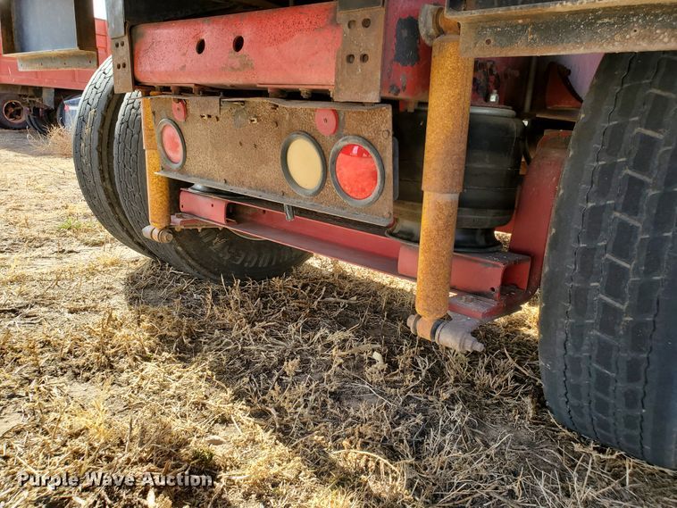 image for item DG8431 1995 International 9200  silage truck