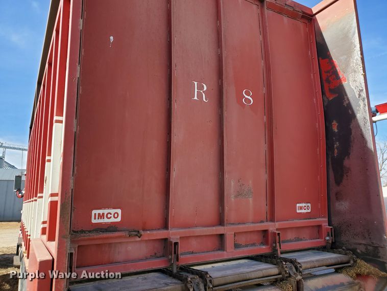 image for item DG8431 1995 International 9200  silage truck