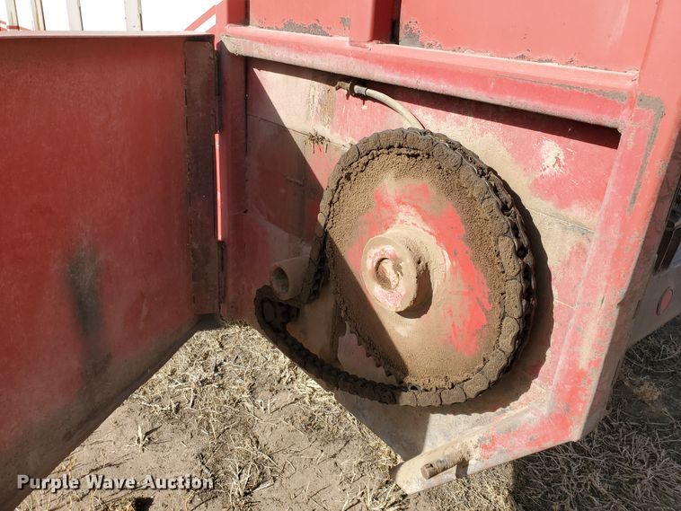 image for item DG8431 1995 International 9200  silage truck