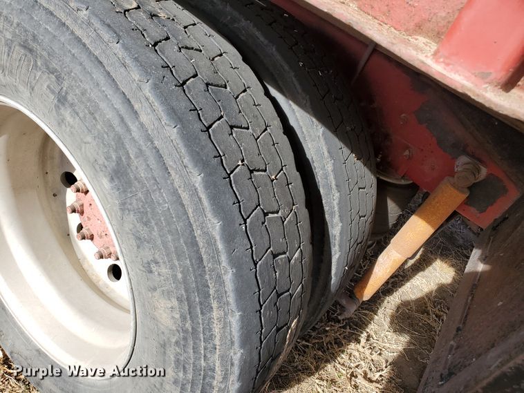 image for item DG8431 1995 International 9200  silage truck