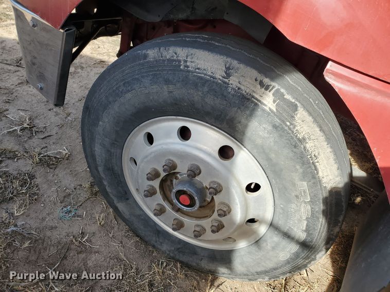 image for item DG8431 1995 International 9200  silage truck