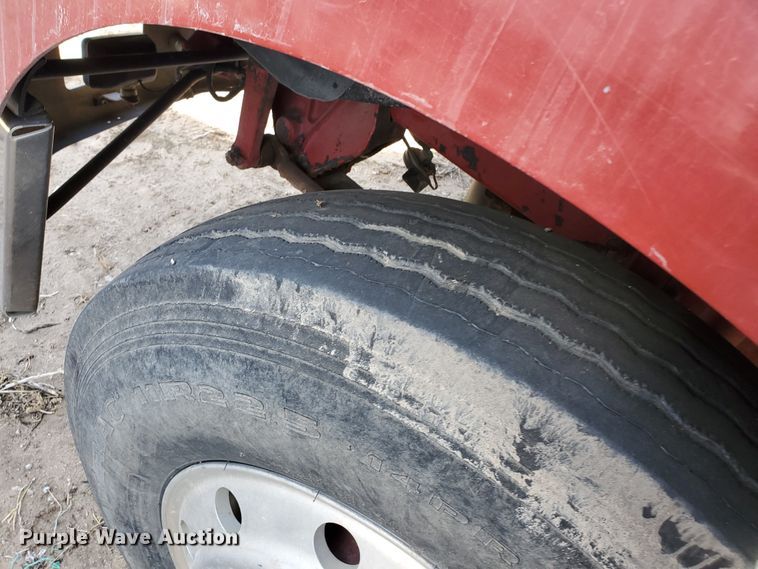 image for item DG8431 1995 International 9200  silage truck