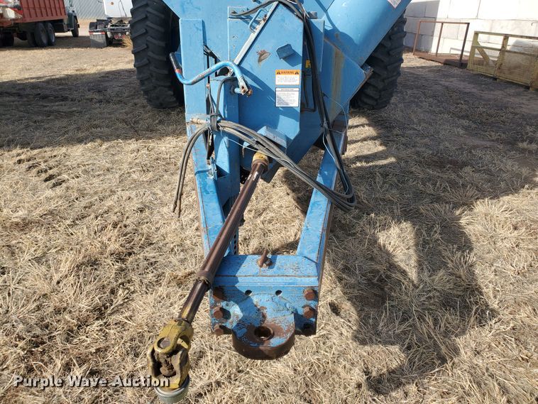 image for item DG8432 2005 Kinze 1040  Row Crop grain cart