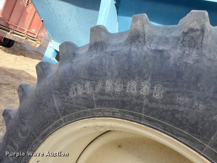 image for item DG8432 2005 Kinze 1040  Row Crop grain cart