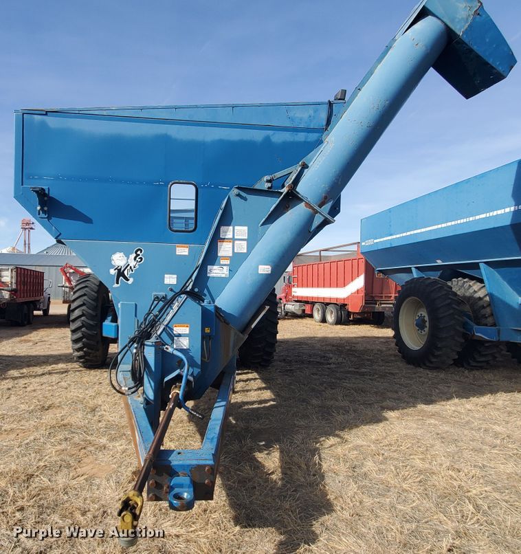 image for item DG8433 2005 Kinze 1040  Row Crop grain cart