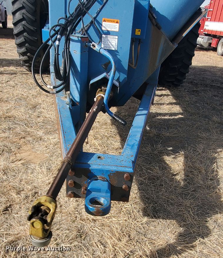 image for item DG8433 2005 Kinze 1040  Row Crop grain cart