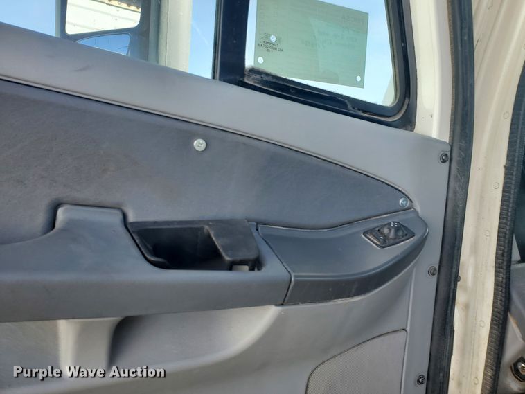 image for item DG8434 2006 Freightliner Columbia  semi truck