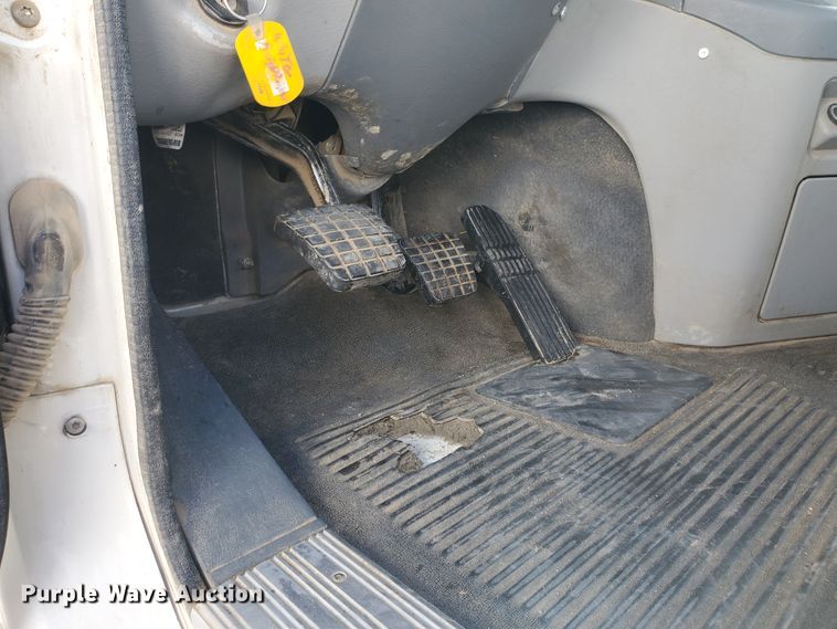 image for item DG8434 2006 Freightliner Columbia  semi truck