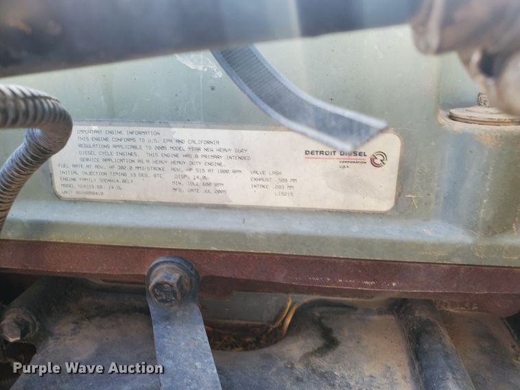 image for item DG8434 2006 Freightliner Columbia  semi truck