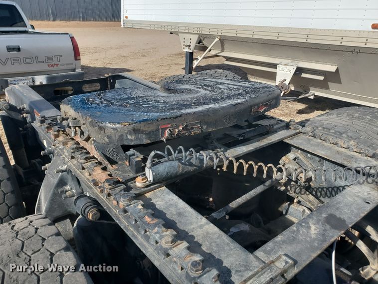 image for item DG8434 2006 Freightliner Columbia  semi truck