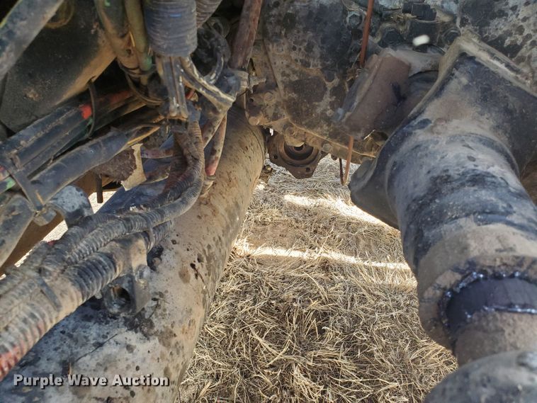 image for item DG8434 2006 Freightliner Columbia  semi truck