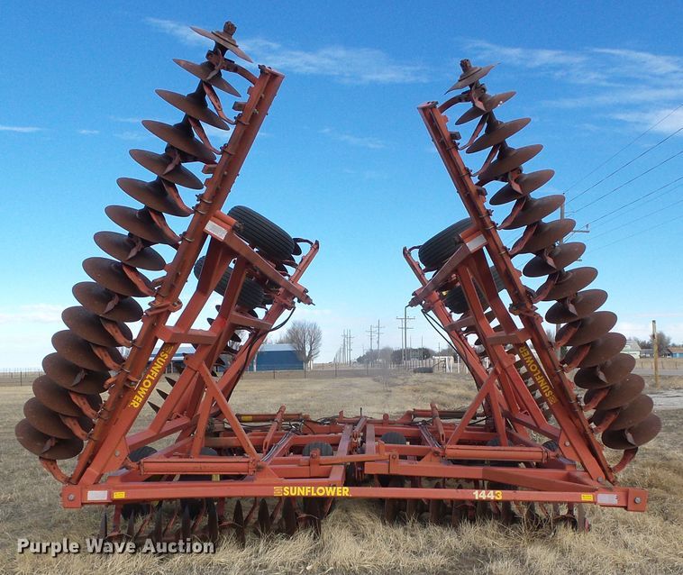 image for item DG8444 Sunflower 1443-35  tandem disk