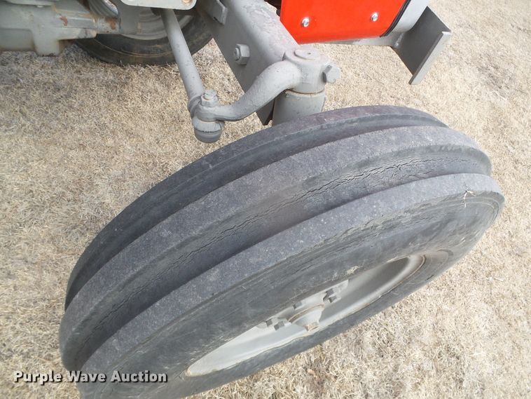 image for item DG8445 1981 Massey-Ferguson 285  tractor