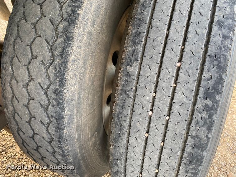 image for item DI3648 2006 Eby walking floor trailer