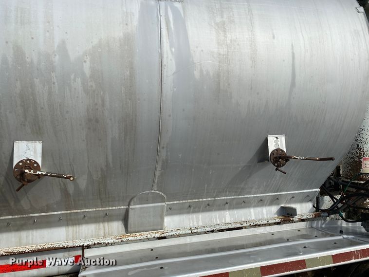 image for item DI3649 2000 Warren feed delivery trailer