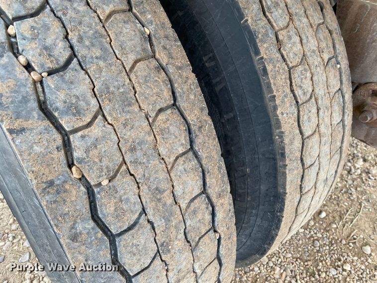 image for item DI3649 2000 Warren feed delivery trailer