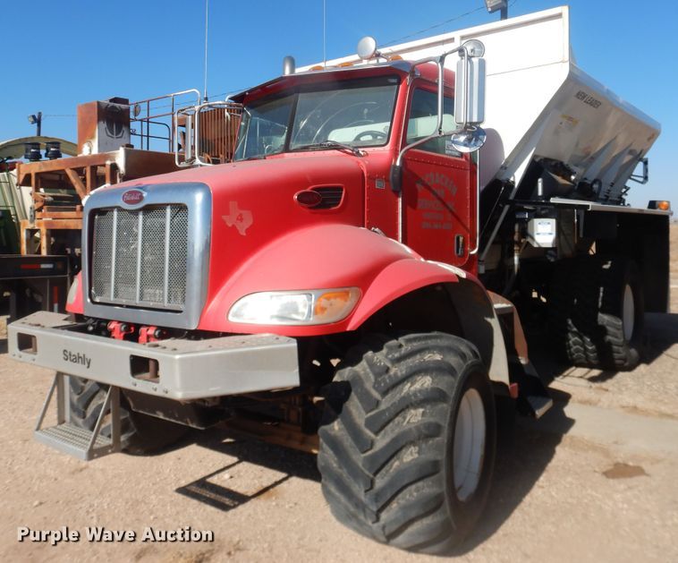 image for item DI3656 2007 Peterbilt 340  Stahly applicator truck