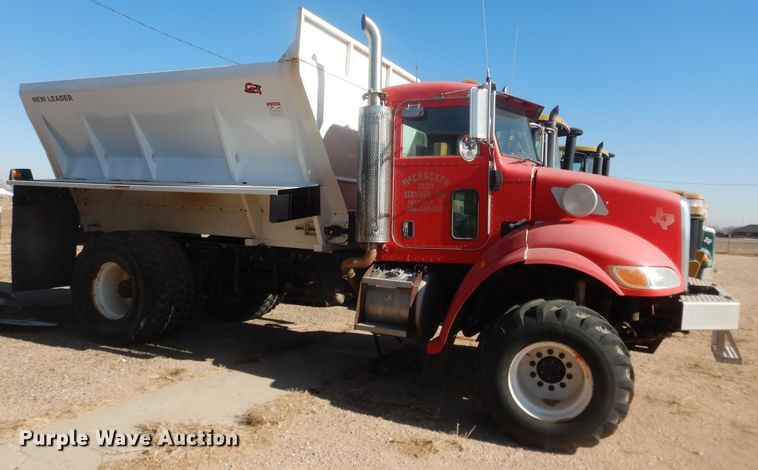 image for item DI3656 2007 Peterbilt 340  Stahly applicator truck