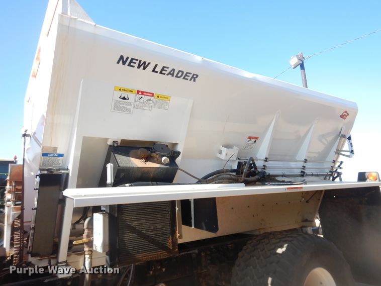 image for item DI3656 2007 Peterbilt 340  Stahly applicator truck