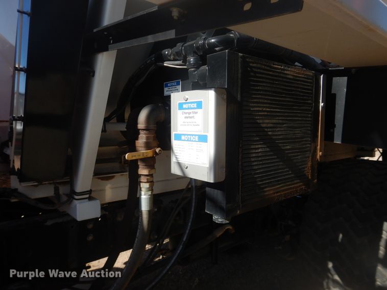 image for item DI3656 2007 Peterbilt 340  Stahly applicator truck