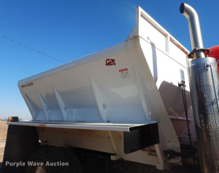 image for item DI3656 2007 Peterbilt 340  Stahly applicator truck