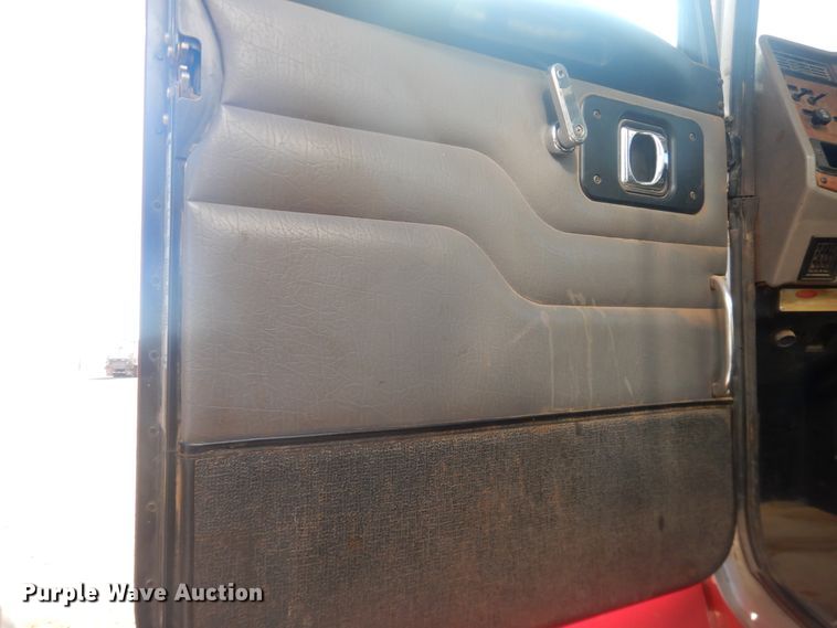 image for item DI3656 2007 Peterbilt 340  Stahly applicator truck