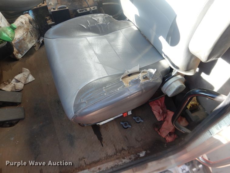 image for item DI3656 2007 Peterbilt 340  Stahly applicator truck