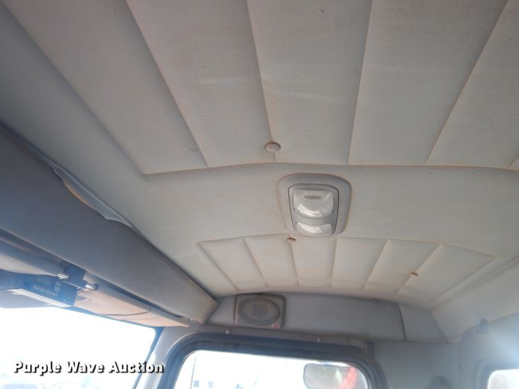 image for item DI3656 2007 Peterbilt 340  Stahly applicator truck