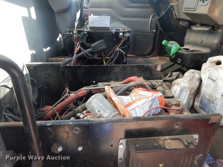 image for item DI3656 2007 Peterbilt 340  Stahly applicator truck