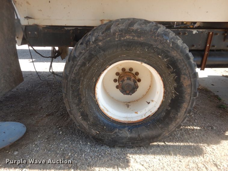 image for item DI3656 2007 Peterbilt 340  Stahly applicator truck