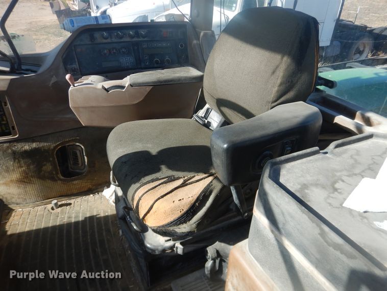 image for item DI3659 1997 John Deere 9300  4WD tractor