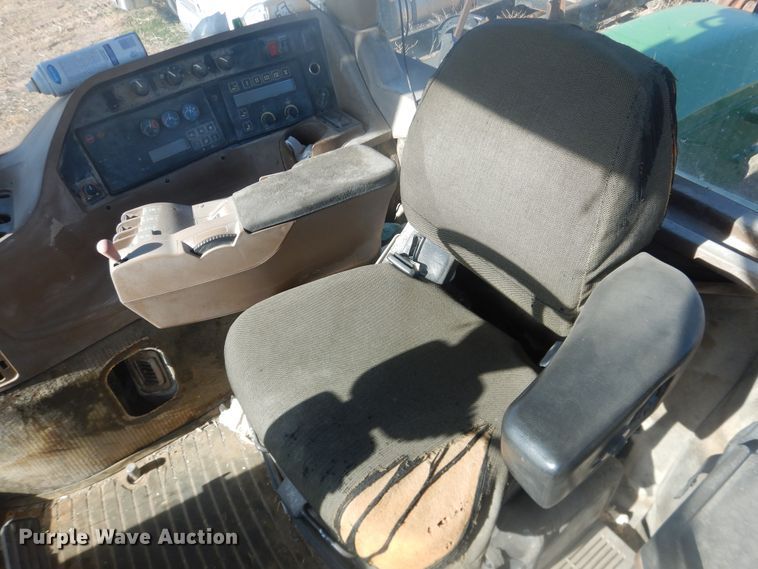 image for item DI3659 1997 John Deere 9300  4WD tractor